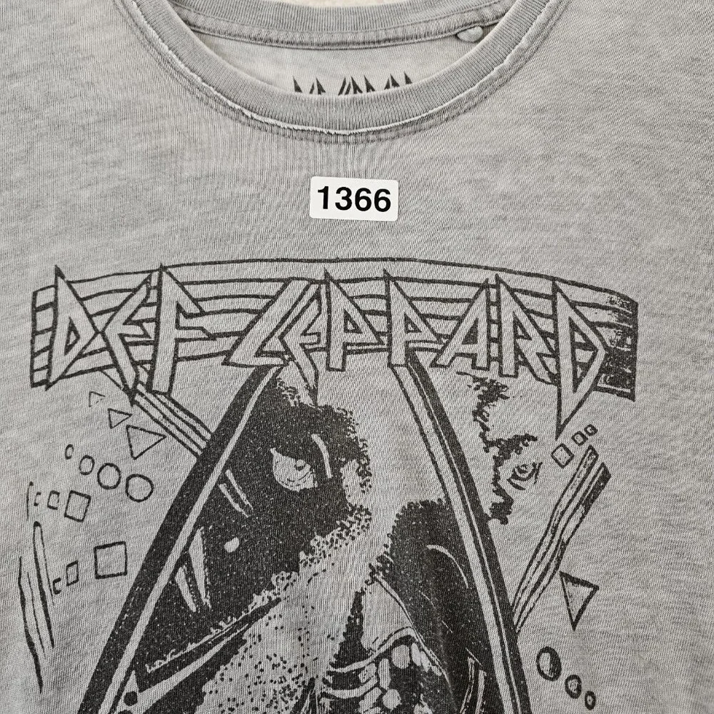 Def‎ Leppard Lucky Brand T Shirt Women's Large Hysteria Gray Band Tee 80s Edgy
